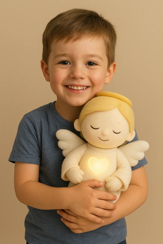 ✨ Anjinho da Proteção™ Pelúcias Baby – O abraço que acalma o coração 💛 (42cm)